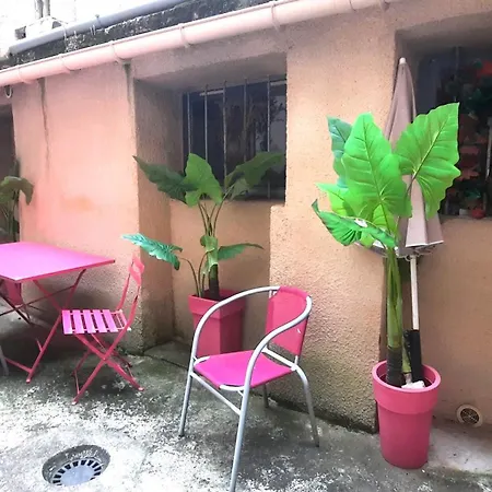 Apartamento Vue Cité-centre Historique-patio-tendance-calme *